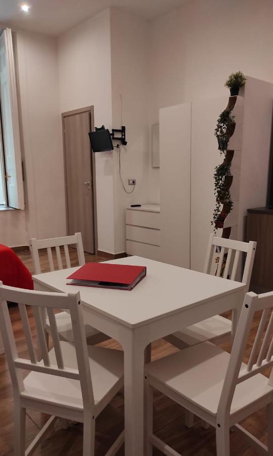 Piazza Dante 22 Apartment เนเปิลส์ ภายนอก รูปภาพ