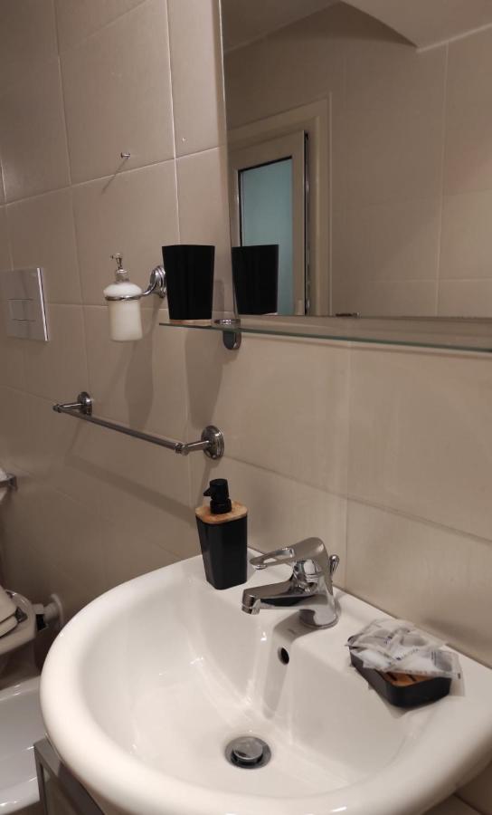 Piazza Dante 22 Apartment เนเปิลส์ ภายนอก รูปภาพ