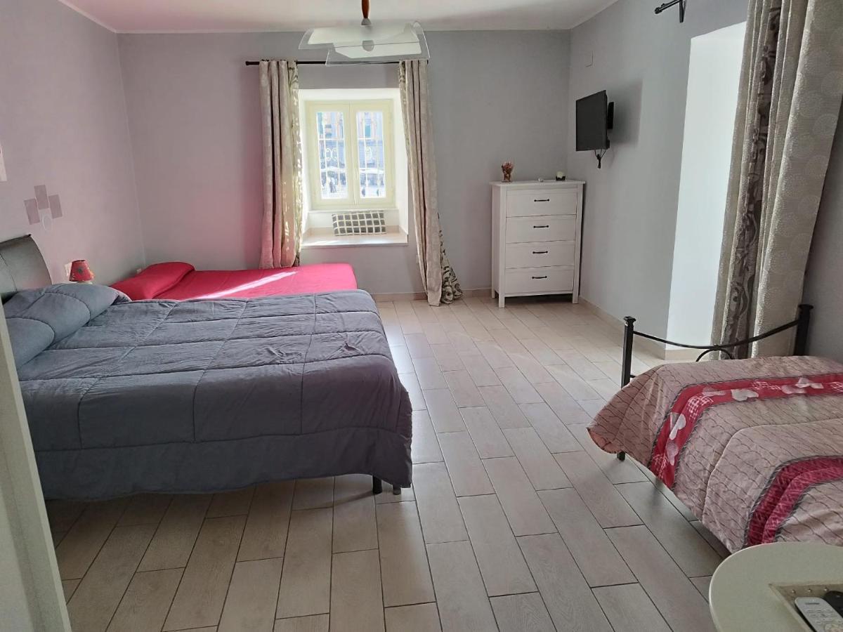 Piazza Dante 22 Apartment เนเปิลส์ ภายนอก รูปภาพ