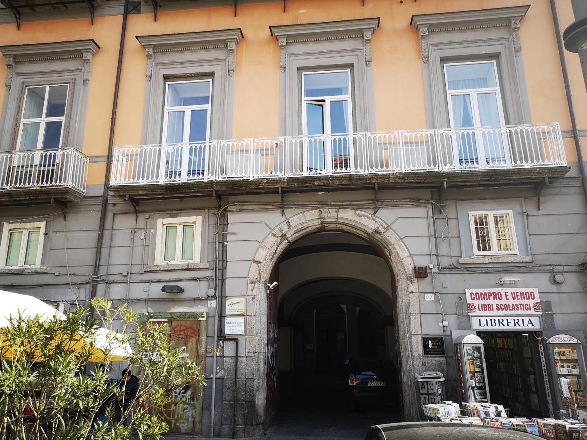 Piazza Dante 22 Apartment เนเปิลส์ ภายนอก รูปภาพ