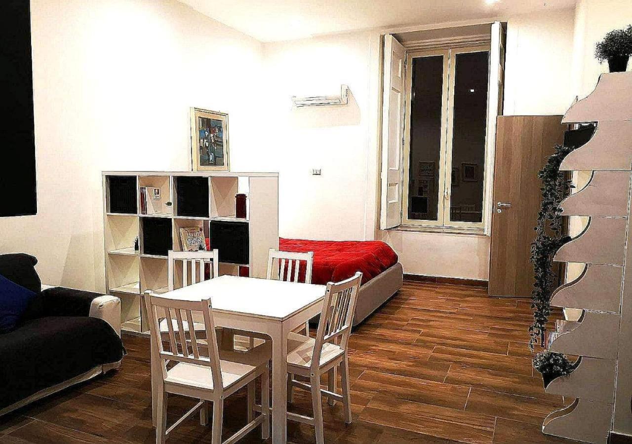 Piazza Dante 22 Apartment เนเปิลส์ ภายนอก รูปภาพ