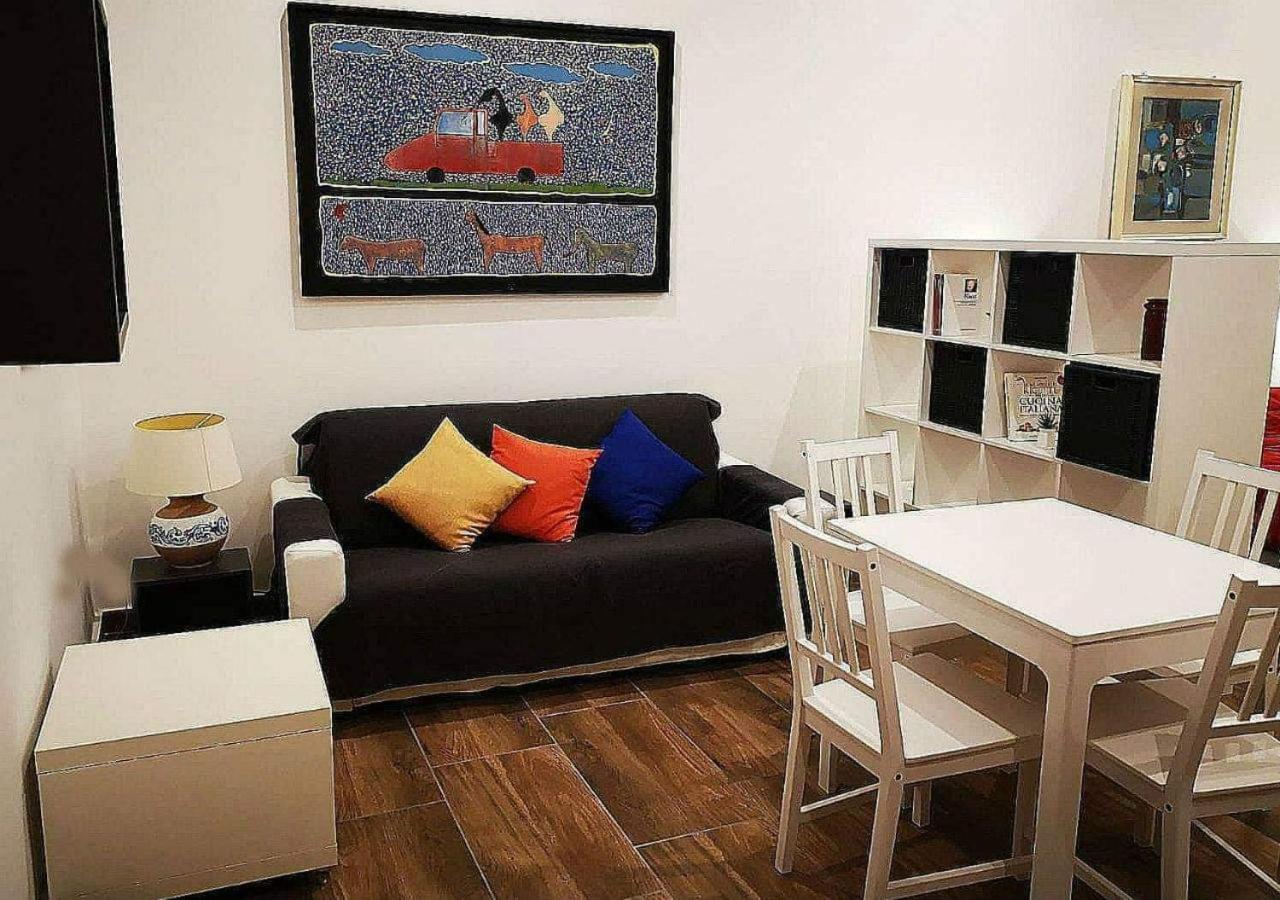 Piazza Dante 22 Apartment เนเปิลส์ ภายนอก รูปภาพ